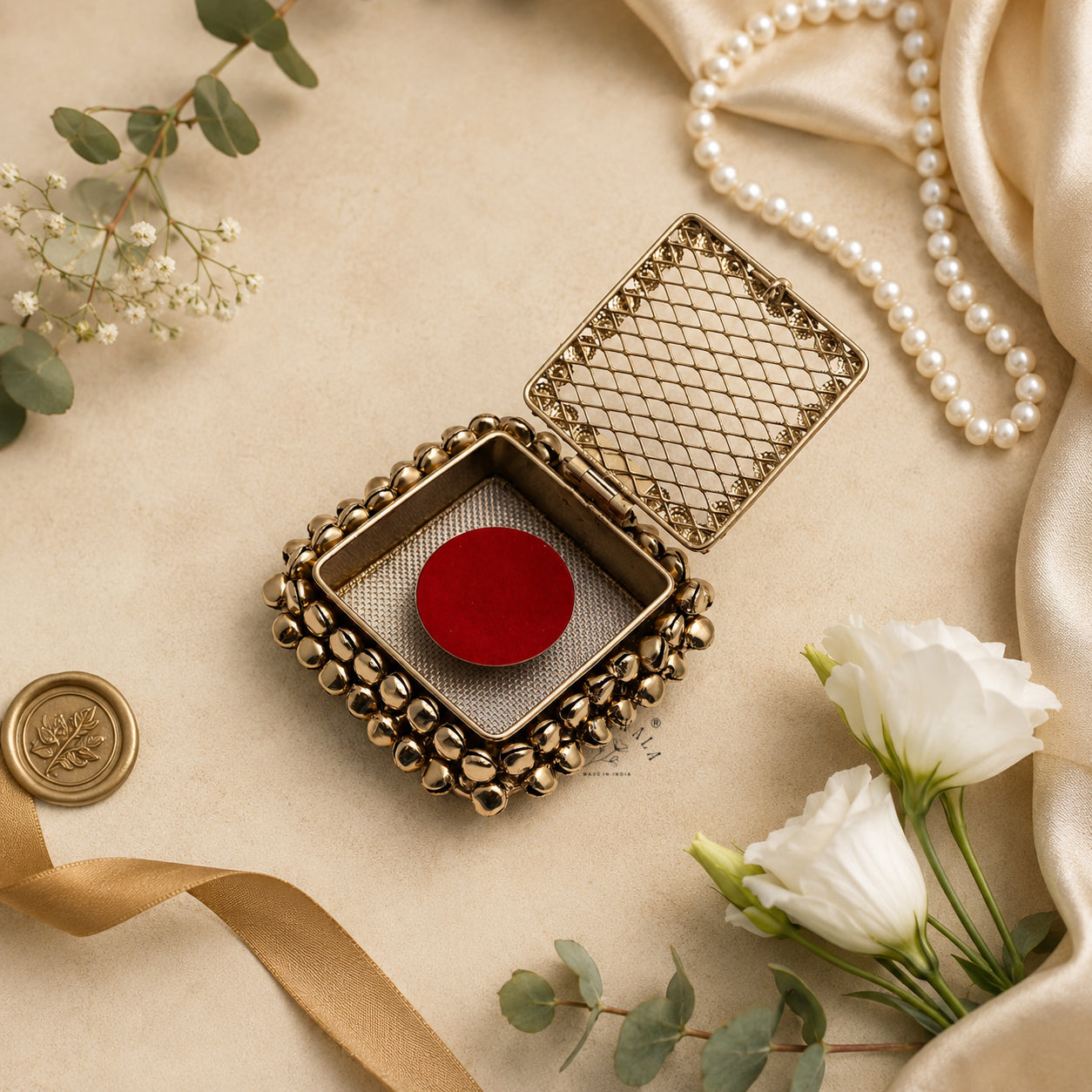 Lifafewala Metal Square Shaped Gold Coin/Silver Coin, Ginni Box, Designer Ring/Sikka Storage Box With Ghungroo (Golden Color)